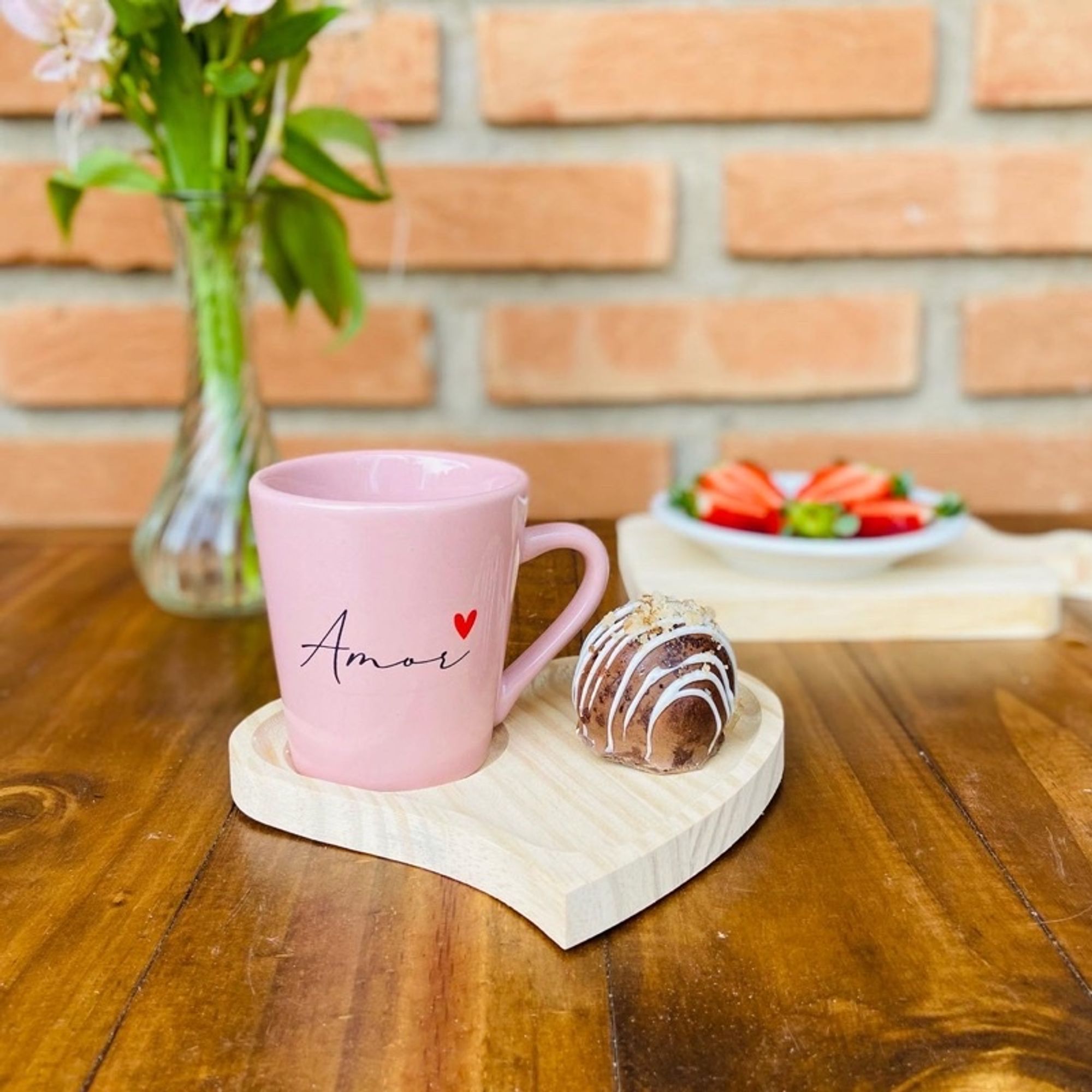 Kit Jogo 4 Xicaras de Porcelana com Pires...